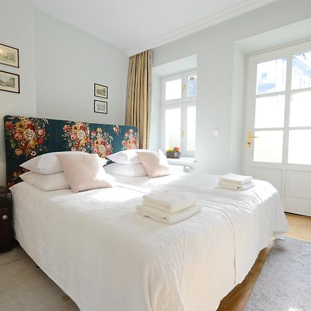 Crystal Suites Chez Helena Краків Екстер'єр фото